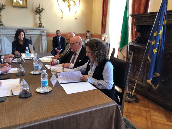 Firmato accordo tra prefetto e sindaco di Molini di Triora per volontariato tra i migranti