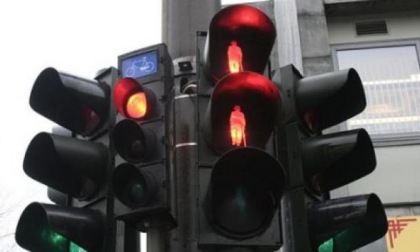 Due nuovi semafori al led a Vallecrosia