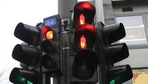 Due nuovi semafori al led a Vallecrosia