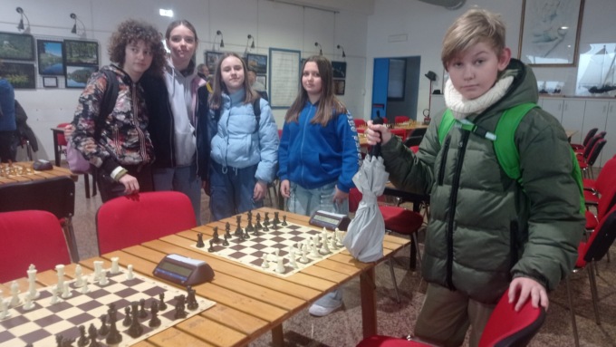 Scacchi, gli alunni della media Ruffini ai campionati regionali