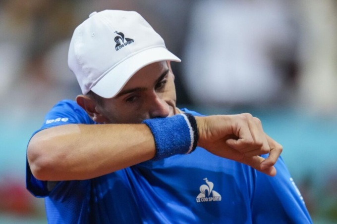 Arnaldi supera il primo turno al Roland Garros