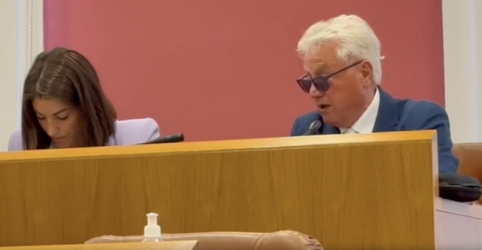 Consiglio comunale acceso a Ventimiglia: Nazzari chiede di far uscire Scullino dall’aula