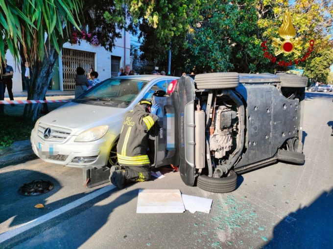 Scontro tra auto a Imperia