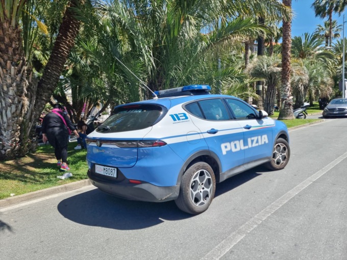 Lite tra cani polizia sul posto