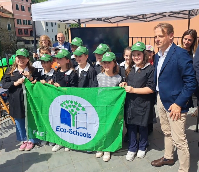 Bandiera verde alla scuola di Borgomaro