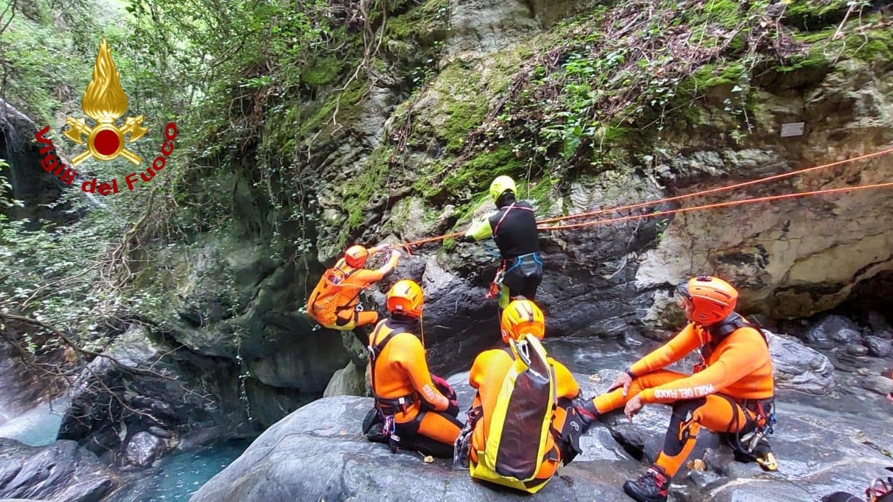 canynoning vigili del fuocorio buggio pigna esercitazione soccorso laghetti_07