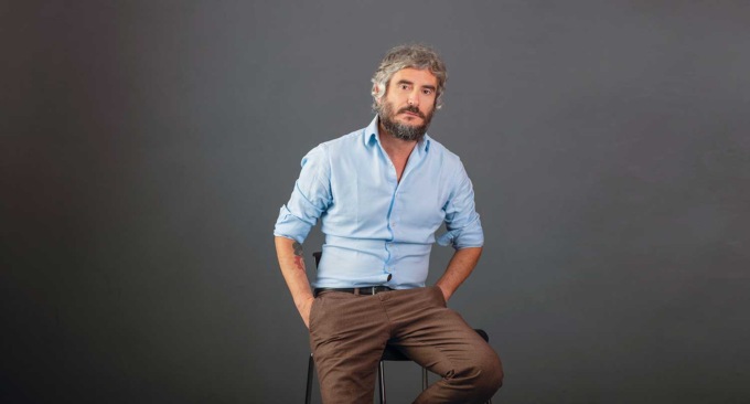Federico Palmaroli porto le “Più belle frasi di Osho” a Diano Marina