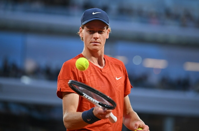 Jannik Sinner è matematicamente n° 1 del tennis mondiale. Djokovic si ritira dal Roland Garros
