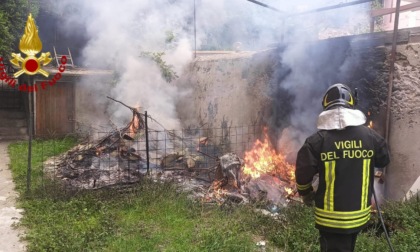 Incendio durante fuoco di pulitura, intervengono i vigili del fuoco