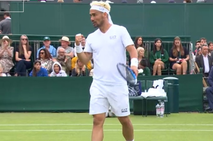 Super Fognini all’esordio di Wimbledon. Battuto il francese Van Asshe. Matteo Arnaldi ko al 5° set