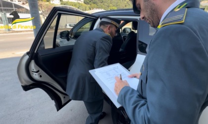 Bilancio controlli estivi della Guardia di Finanza: 222 violazioni, 22 lavoratori in nero e 2 irregolari