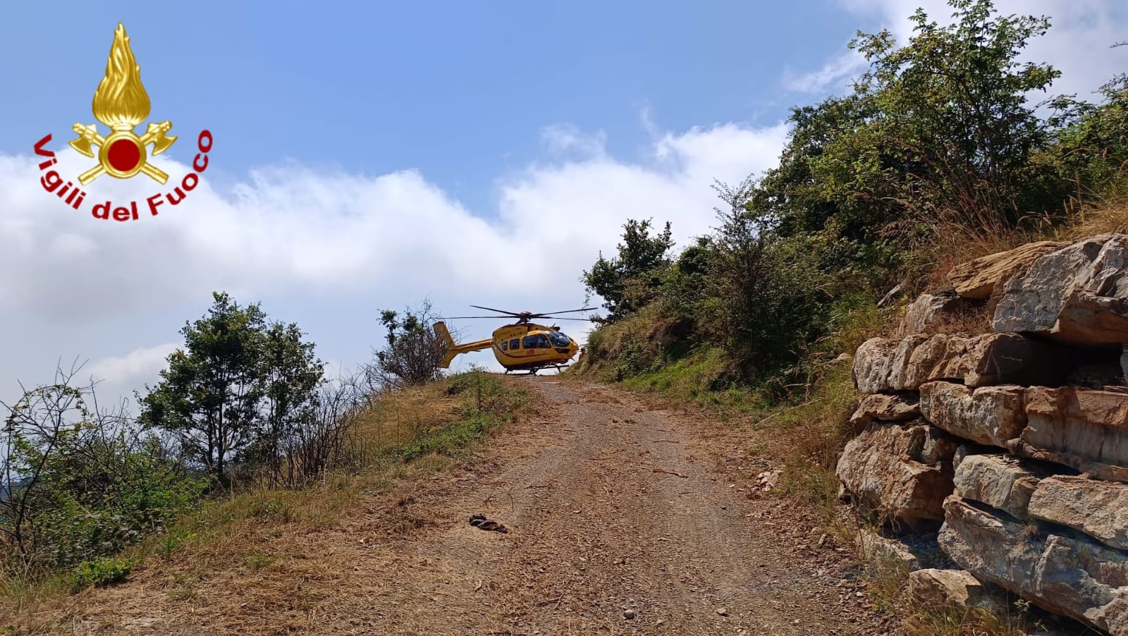 vigili del fuoco soccorso prelà motociclista sentiero sterrato _02