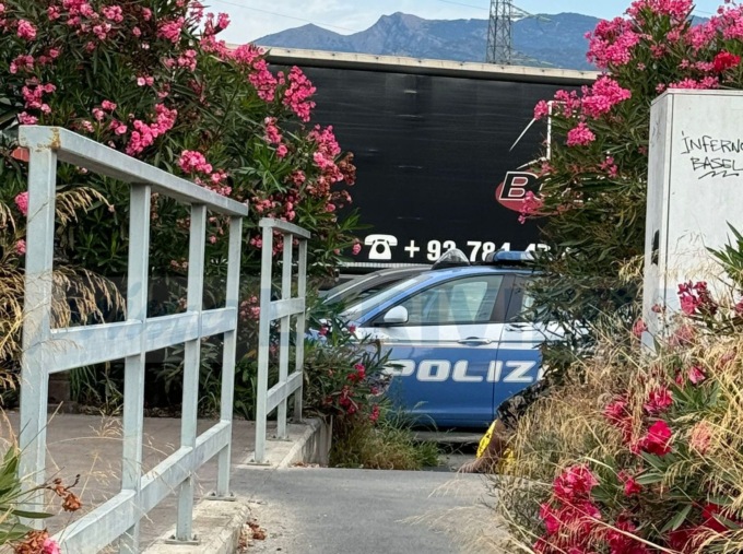 Camionista trovato morto all’autoporto, sul posto la polizia