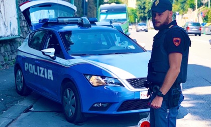 Non si ferma al posto di controllo e ferisce un poliziotto