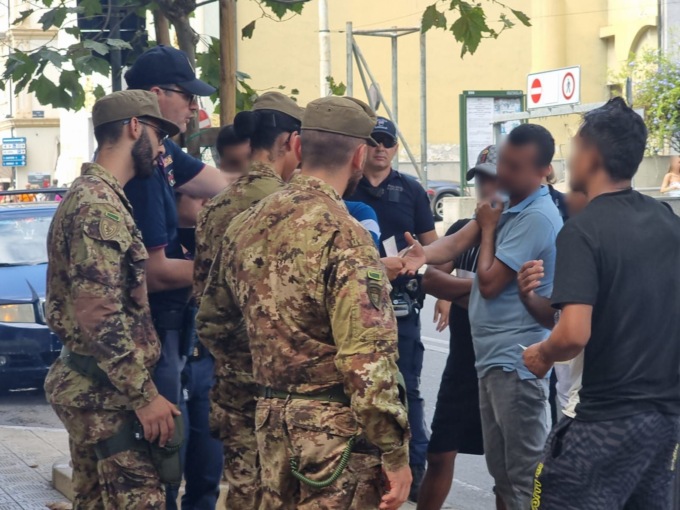 Sicurezza: torna l’esercito in via Garibaldi