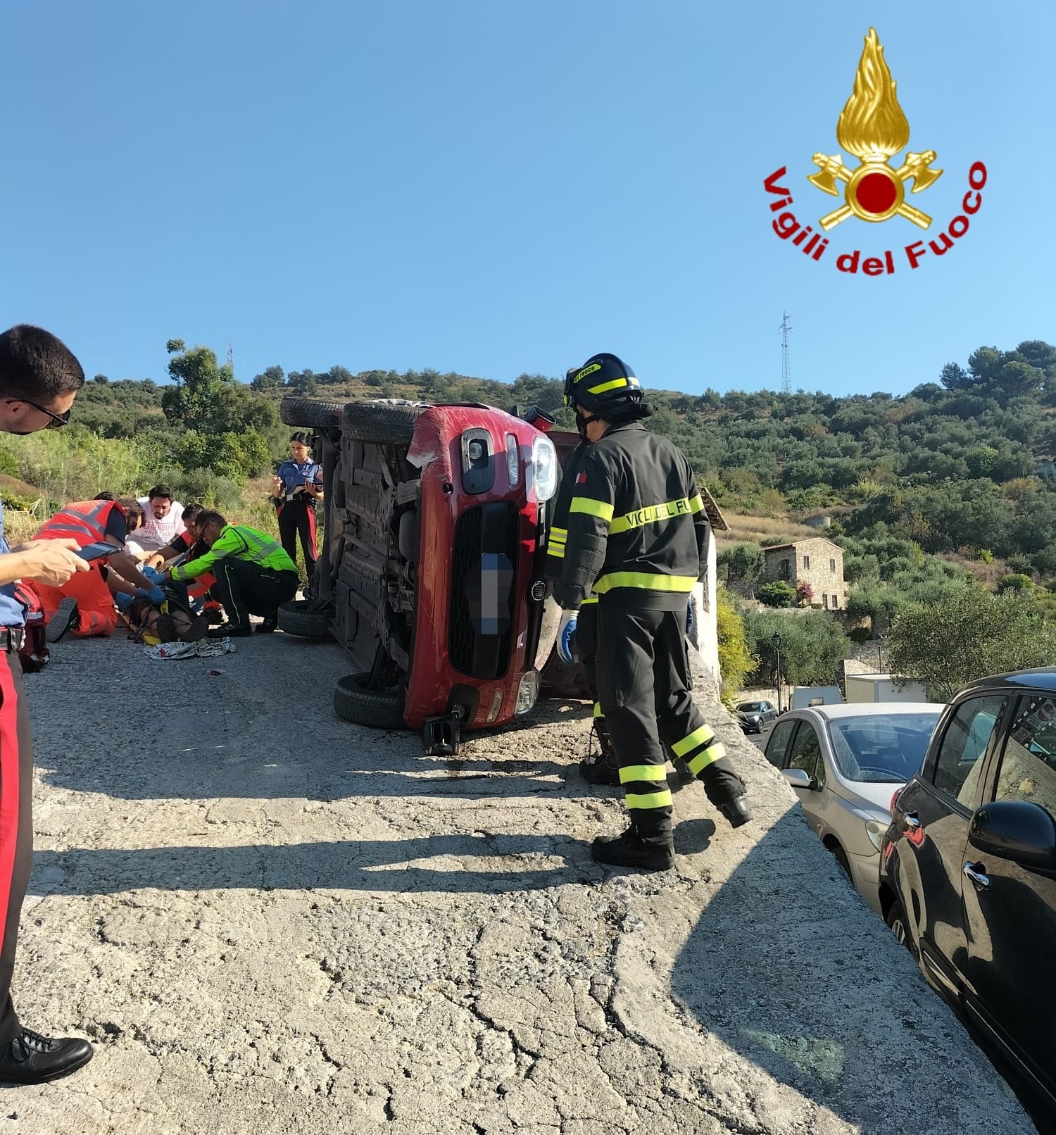 incidente pompeiana auto ribaltata girata su un fianco