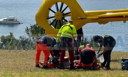 Diciottenne grave dopo tuffo in piscina: ha perso conoscenza rischiando di annegare