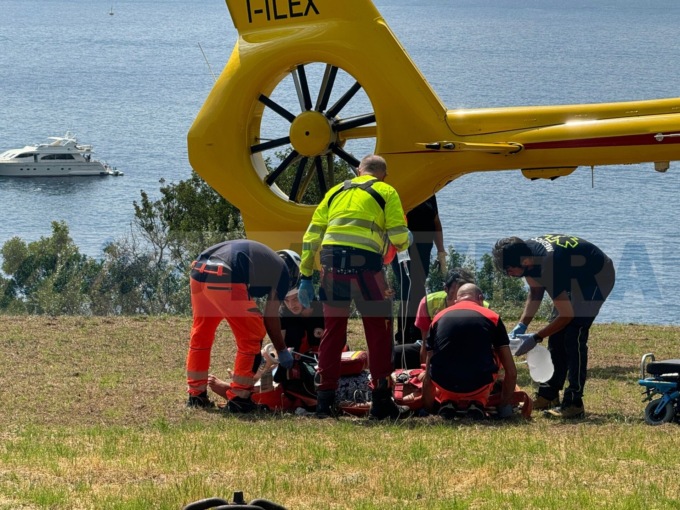 Diciottenne grave dopo tuffo in piscina: ha perso conoscenza rischiando di annegare