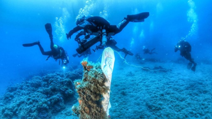 Un’immersione per recuperare i rifiuti nelle nostre acque, ecco dove