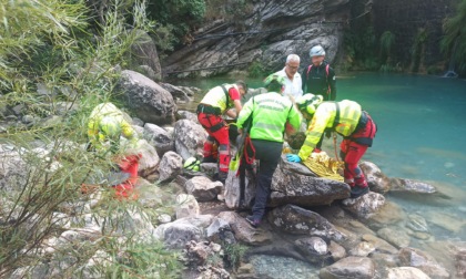 Un 27enne ferito travolto da un amico dopo un tuffo ai laghetti di Rocchetta