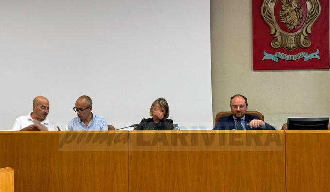 Caos rifiuti e appalto comprensoriale: vertice di 18 Comuni a Ventimiglia