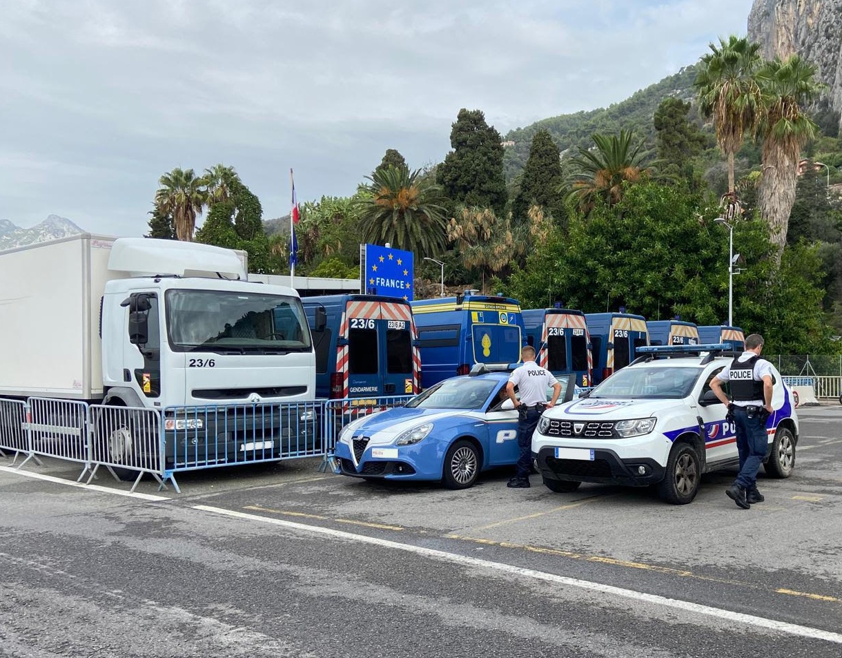 controlli polizia italiana francese confine frontiera ponte san ludovico_03