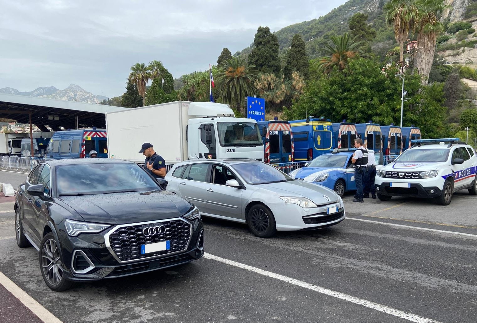 controlli polizia italiana francese confine frontiera ponte san ludovico_04