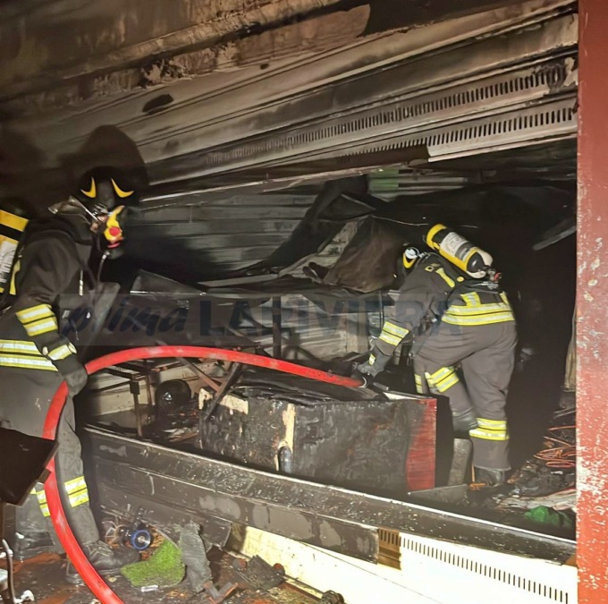 Indagata per incendio colposo la titolare del box bruciato al mercato di Ventimiglia