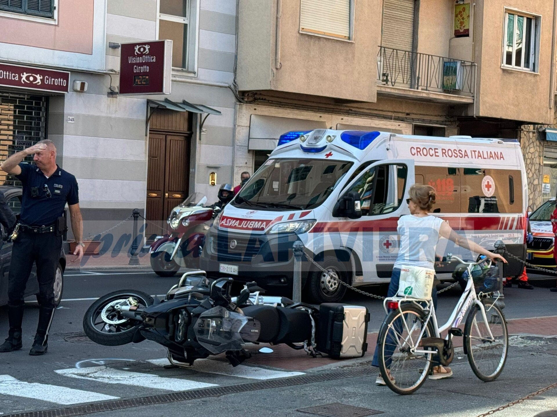 incidente via vittorio emanuele bordighera opel corsa contro bmw gs 1200_02