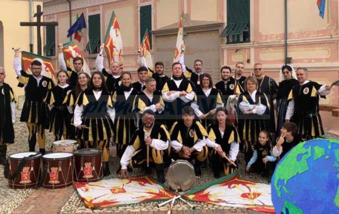 Secondo posto per gli sbandieratori di Ventimiglia nel singolo tradizionale