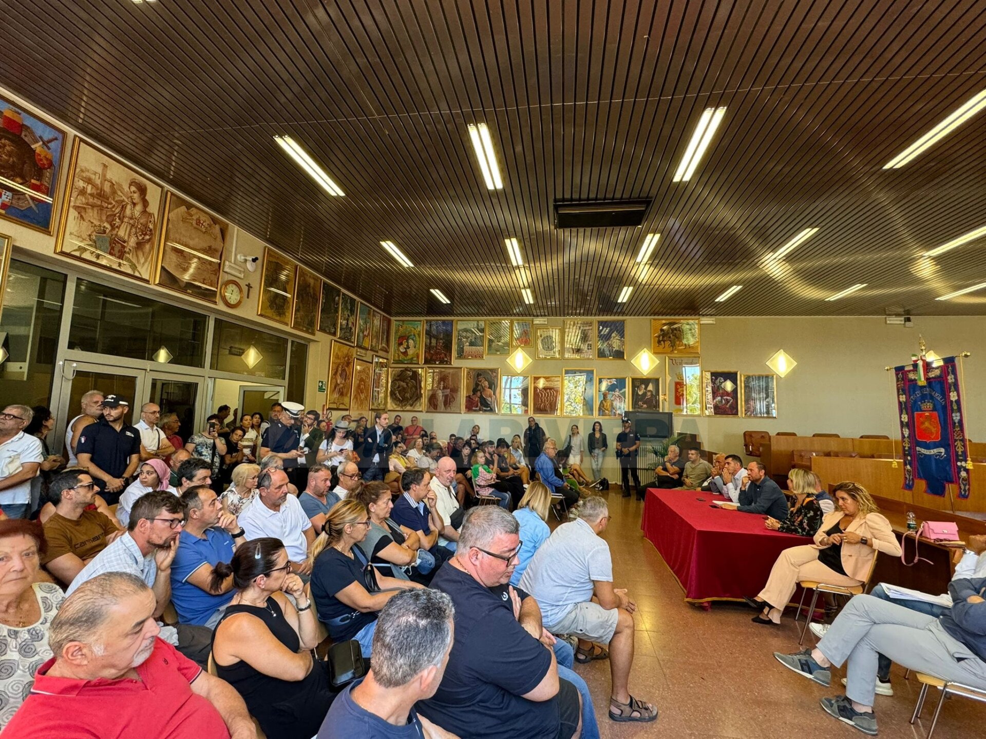 vertice incontro comune ventimiglia mercato coperto incendio ambulanti commercianti 5 settembre 2023_05