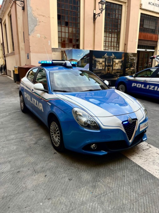 La polizia arresta spacciatore con 1 chilo di stupefacente