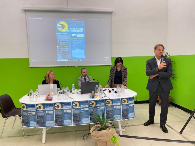 Marco Scajola al convegno per il nuovo istituto tecnico Grafica e Comunicazione