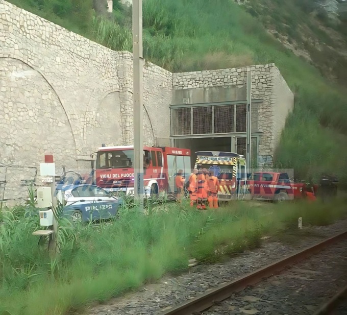 Treno francese fermo da più di 5 ore prima del confine: passeggeri stremati e malori a bordo