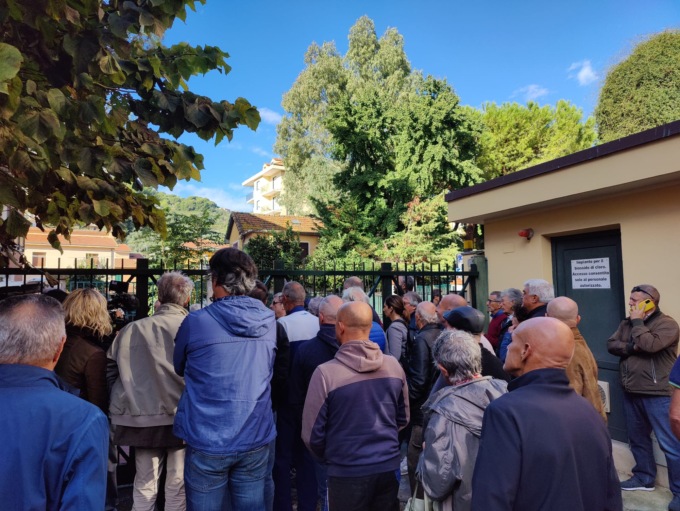 Porta in faccia del Consorzio agli addetti di Rivieracqua