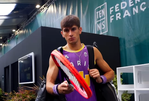 Aggrappati ad Arnaldi. Parigi stregata per i nostri campioni: Fognini fuori, Musetti, Sonego, Darderi e Berrettini pure, Sinner si ritira: “Ho un virus”