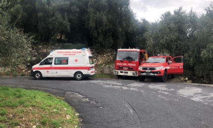 Finisce con l’auto in una fascia,  muore sul  colpo