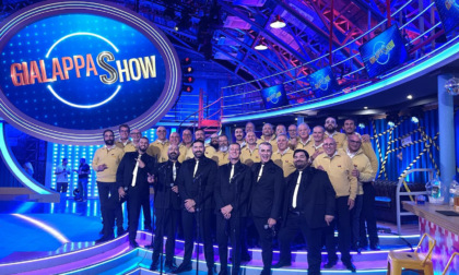 Il coro Mongioje di Imperia al GialappaShow di Tv8