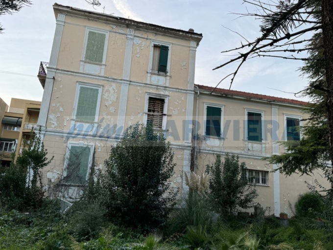 Il Consiglio comunale approva lo svincolo alberghiero dell’ex hotel Michelin