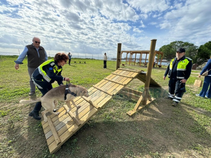 A Bordighera inaugurata la nuova area per cani “Arziglia bau”