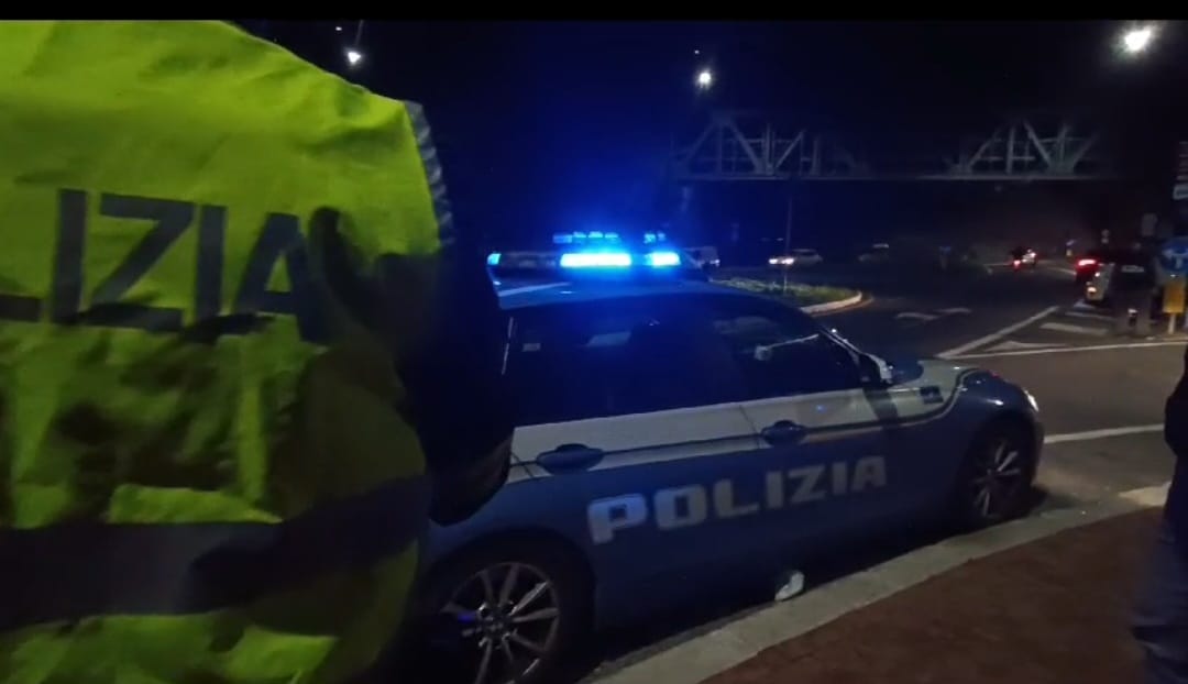 polizia posto di blocco notte