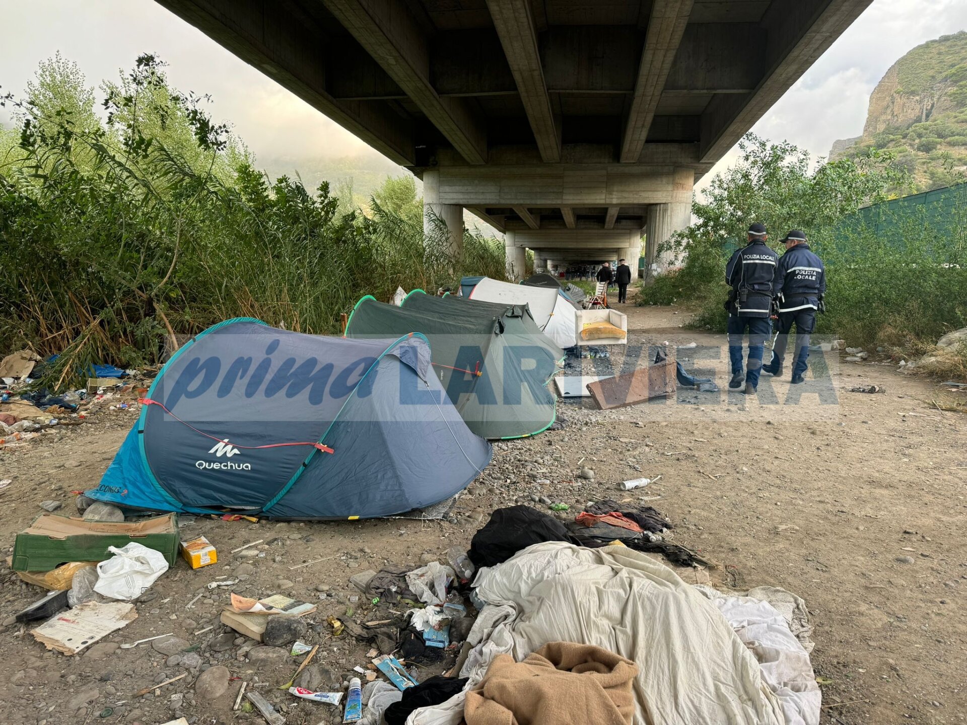 sgombero tendopoli migranti parco roya roja ventimiglia 10 ottobre 2024