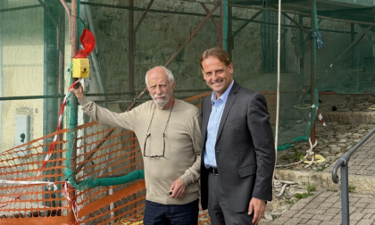 Marco Scajola a Perinaldo per il cantiere dell'edificio per il cohaousing