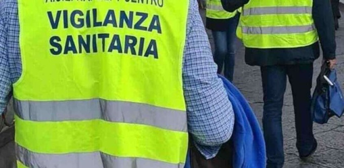 Ristorante chiuso per cibo infestato dai topi