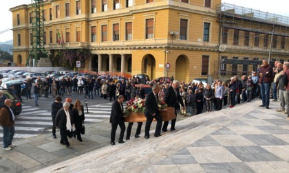 Imperia si stringe per l'ultimo saluto a Fulvio Vassallo