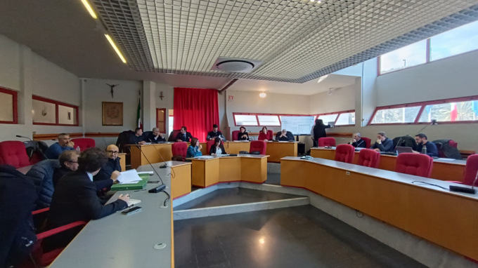 Penale parcheggio Riviera Shopville: opposizione chiede ritiro della delibera