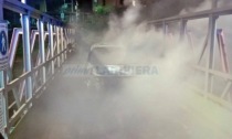 Giallo a Soldano: auto spostata sul ponte e incendiata