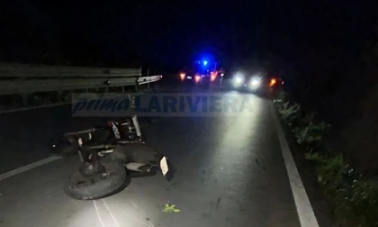 Urtata da auto pirata in motorino: 16enne in elicottero al Santa Corona