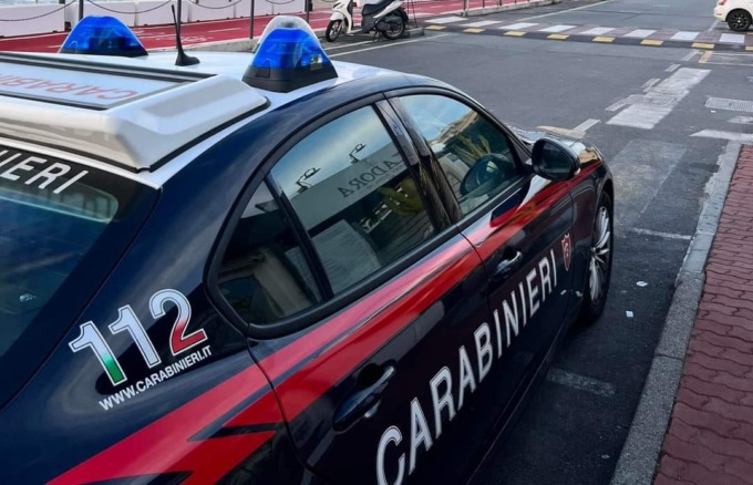 Si barrica in casa a Ventimiglia Alta e minaccia di far esplodere abitazione