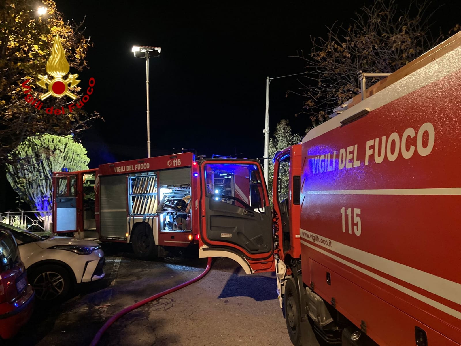 incendio borghetto san nicolò bordighera vigili del fuoco notturna generica_02